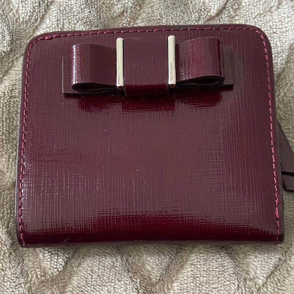 Coach Darcy Bow Wallet - Picture 1 of 7